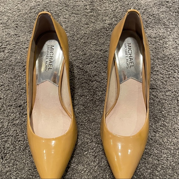 Michael kors nude patent heels
